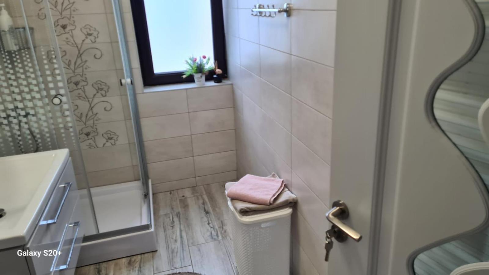 Apartament David Râmnicu Vâlcea Εξωτερικό φωτογραφία